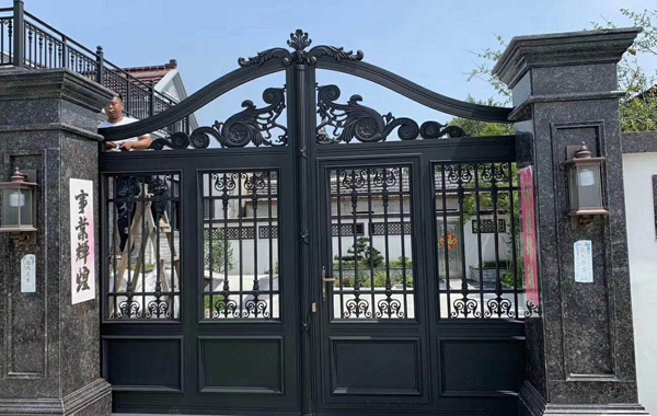 別墅大門的保養攻略與技巧